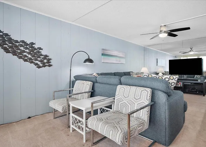 Direct Ocean Front 3 Bedroom In Quay With Indoor & Outdoor Pools!