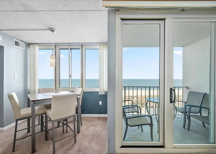 Direct Ocean Front 3 Bedroom In Quay With Indoor & Outdoor Pools! * Ocean Stadt