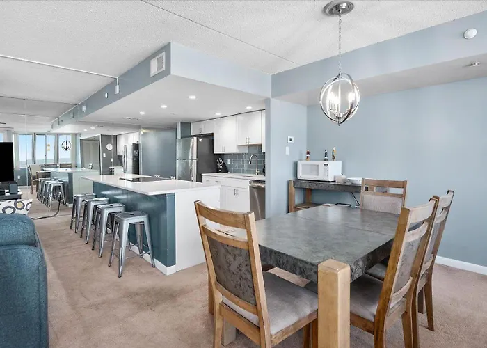 Direct Ocean Front 3 Bedroom In Quay With Indoor & Outdoor Pools!