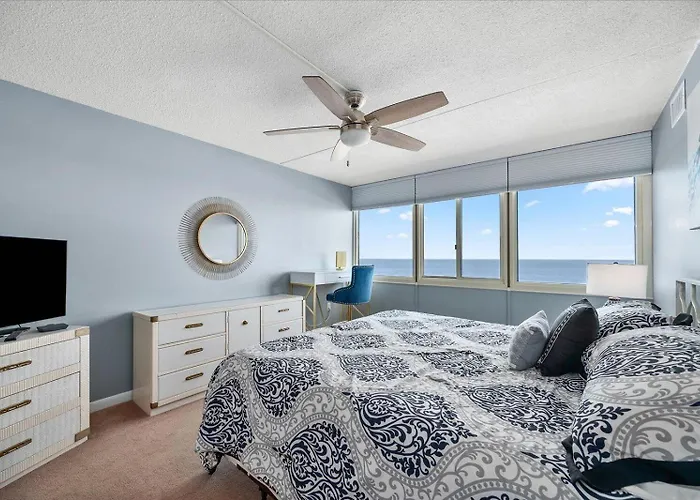 Direct Ocean Front 3 Bedroom In Quay With Indoor & Outdoor Pools!