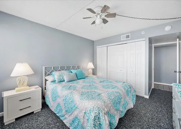 Direct Ocean Front 3 Bedroom In Quay With Indoor & Outdoor Pools! *