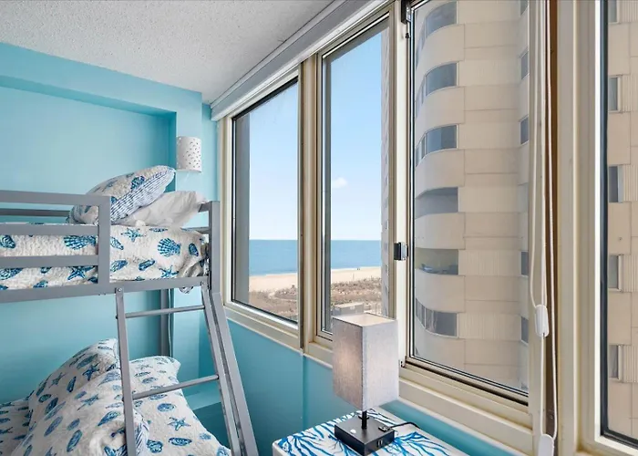 Direct Ocean Front 3 Bedroom In Quay With Indoor & Outdoor Pools! *